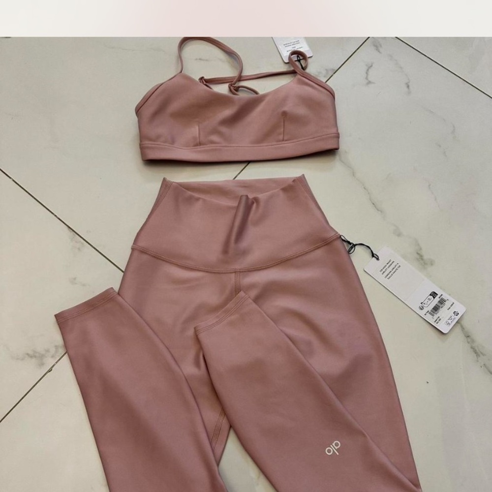 ALO Yoga Dusty Rose Bra and Leggings Set